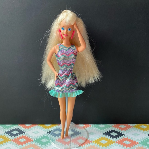 Vintage 1993 Paint N Dazzle Barbie - Picture 2 of 6